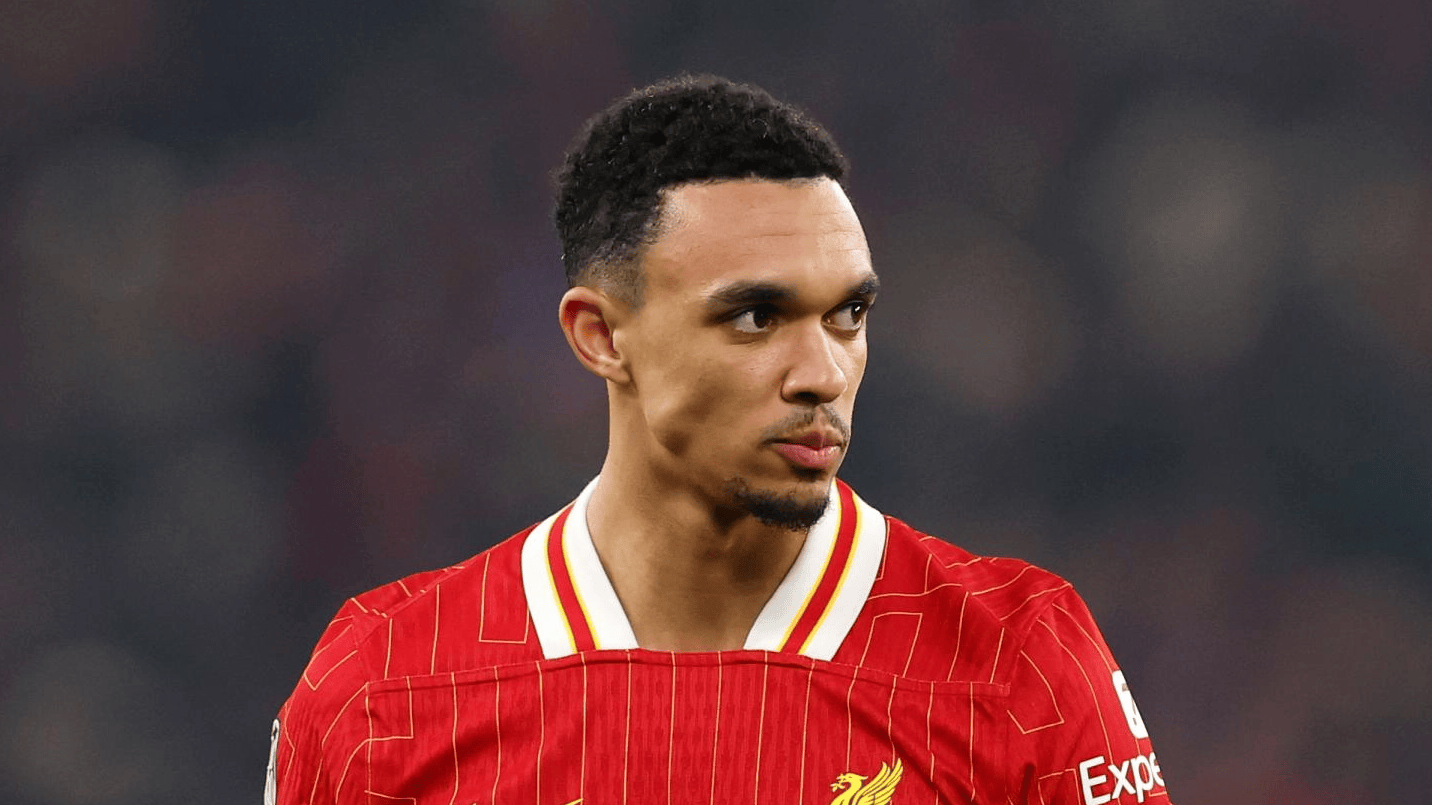 包含利物浦大将阿诺德迎战对手，战况激烈！的词条