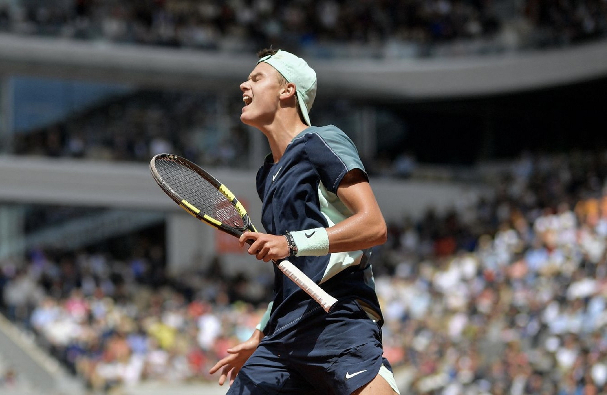 西班牙网球队爆冷德国网球队，西西帕斯爆发神勇的简单介绍