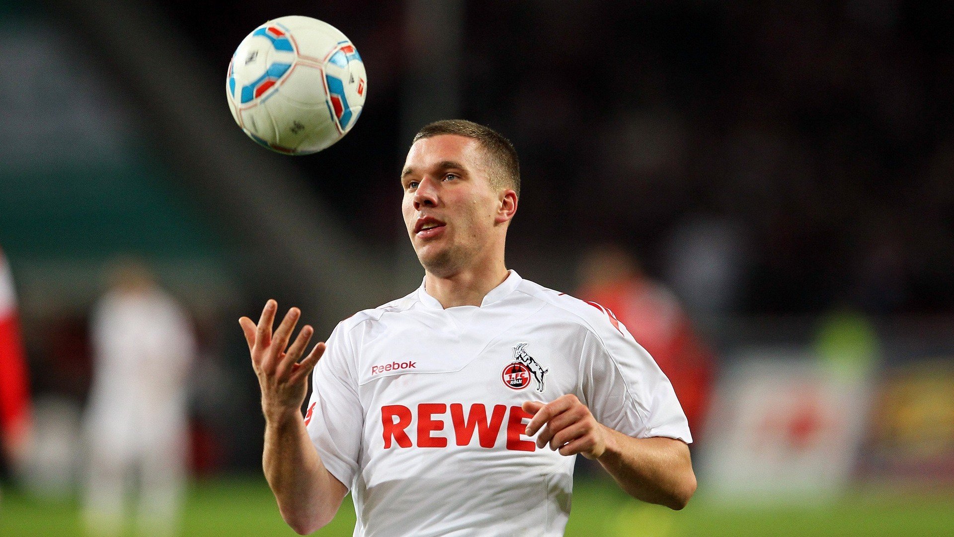 绿茵与硬木，当拜仁绝杀皇马遇见东决生死战