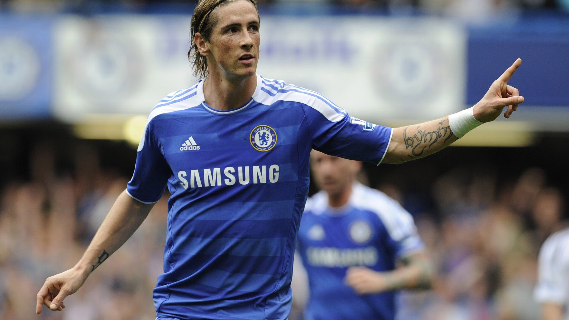 引擎轰鸣与城市心跳，恩佐之夜，F1街道赛的永恒瞬间