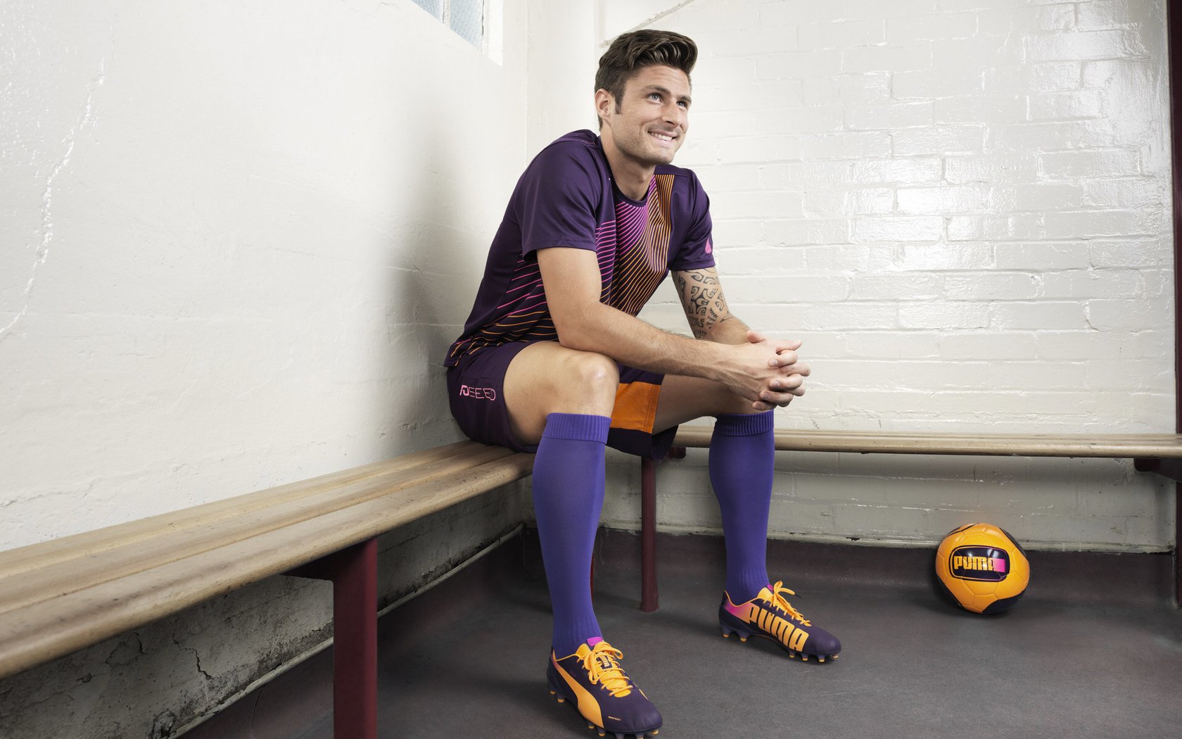 哥斯达黎加铁血防守锁死马里，维尼修斯灵光一闪成关键先生