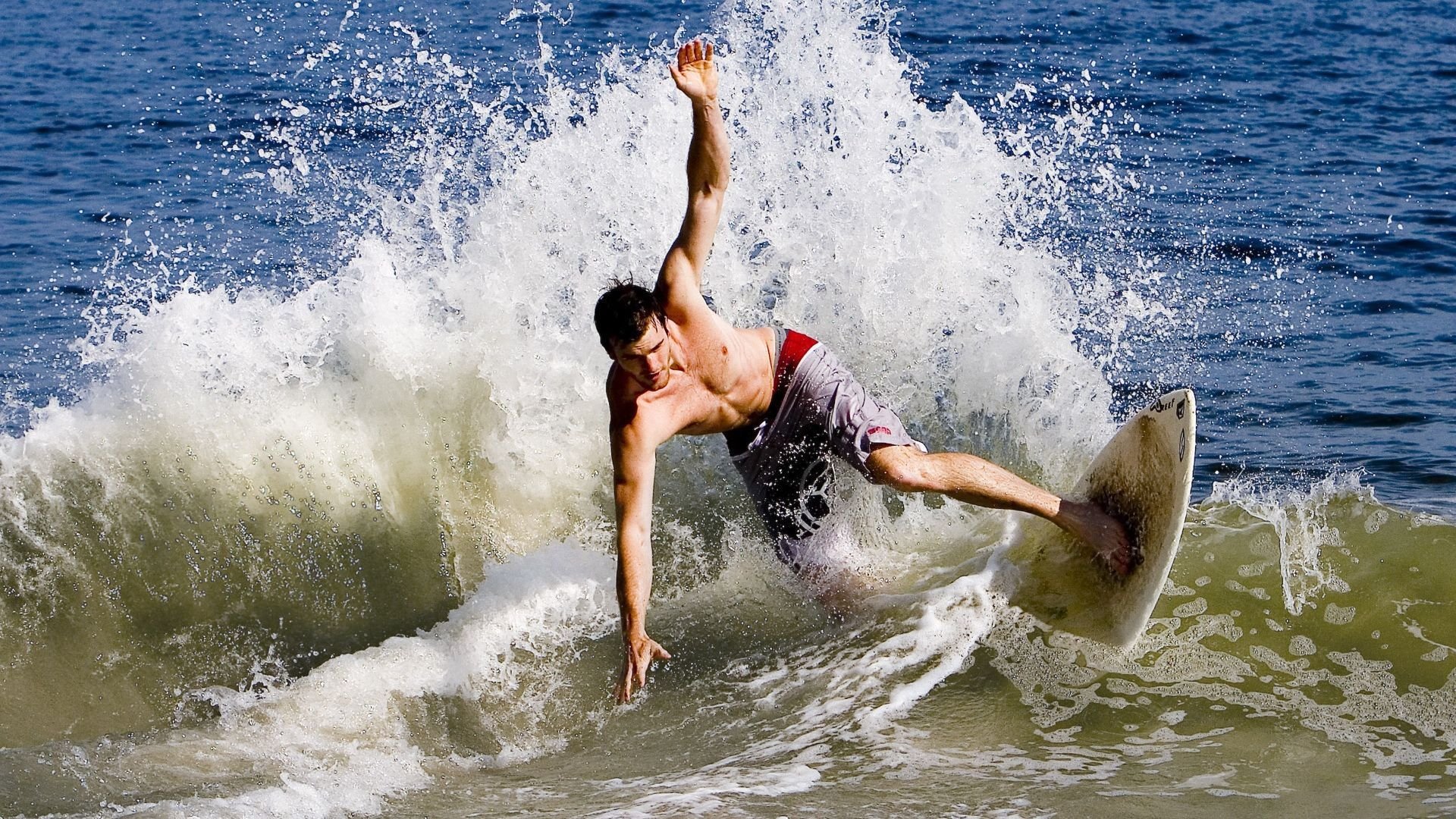 迪马利亚致命弧线定乾坤，秘鲁式防守哲学成功压制莱比锡红牛