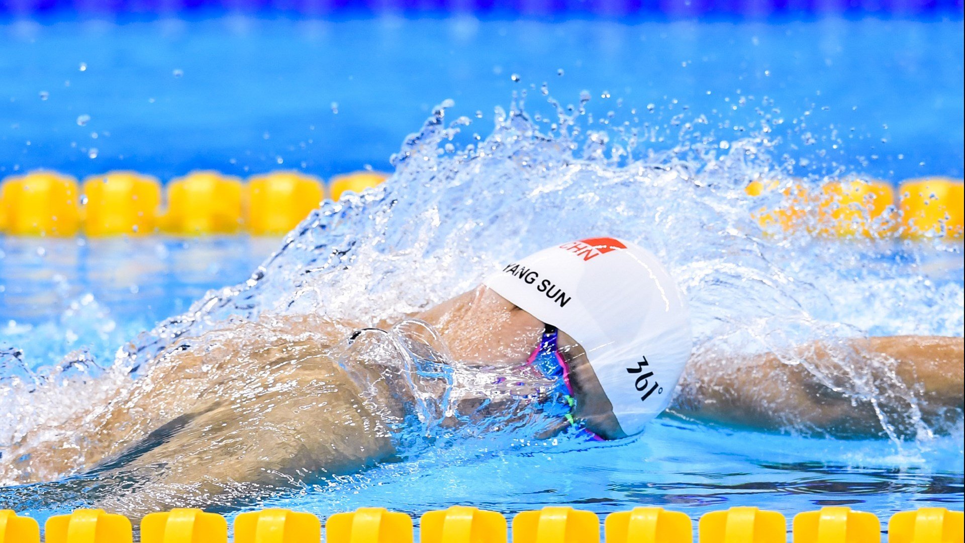 雷速体育官网-哈登点燃五棵松，北京队攻防碾压尼克斯，展现中国篮球新气象